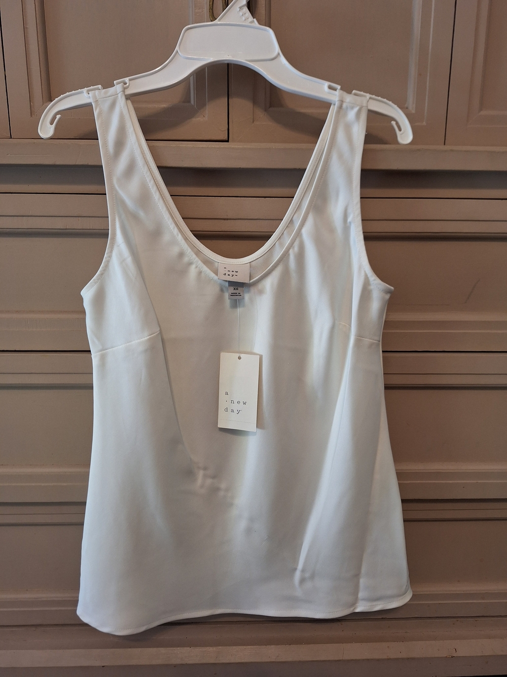 a new day White Scoop Neck Sleeveless Top Size XS